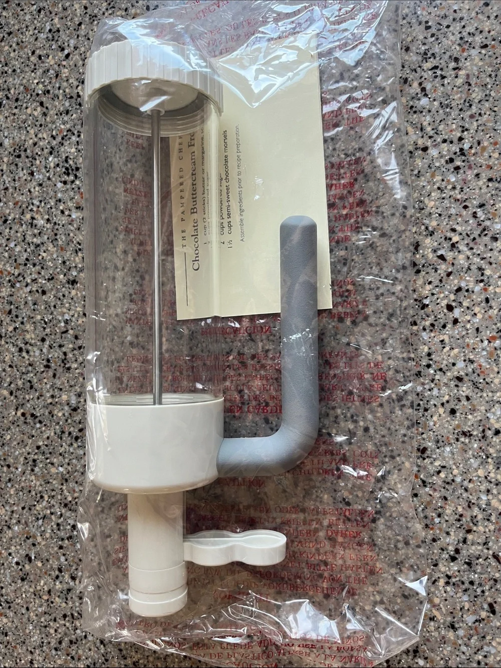 Pampered Chef Easy Accent Cake Decorator Set